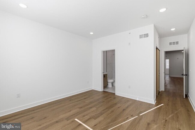 Building Photo - 2643 N 6th St