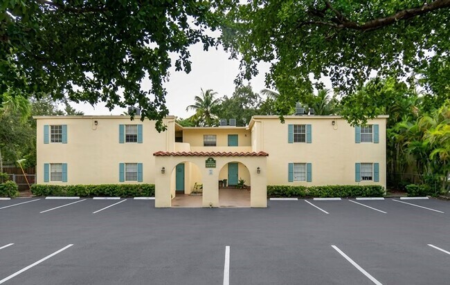 Building Photo - 16 SW 9th St Ft. Lauderdale, FL 33315