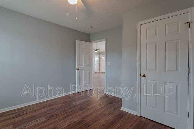 Building Photo - 1901 Country Apple Ct