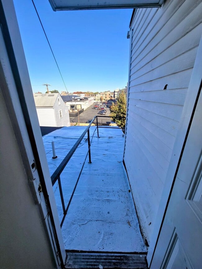 Building Photo - 615 N Eighth St