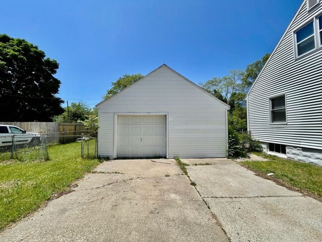 Building Photo - 1417 Madison St