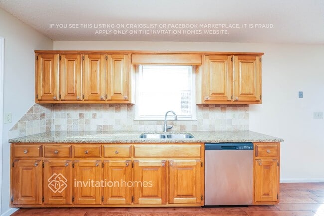 Building Photo - 2440 Sherrie Ln SW