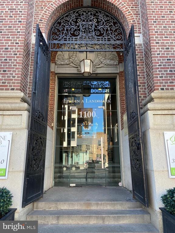 Building Photo - 1100 S Broad St