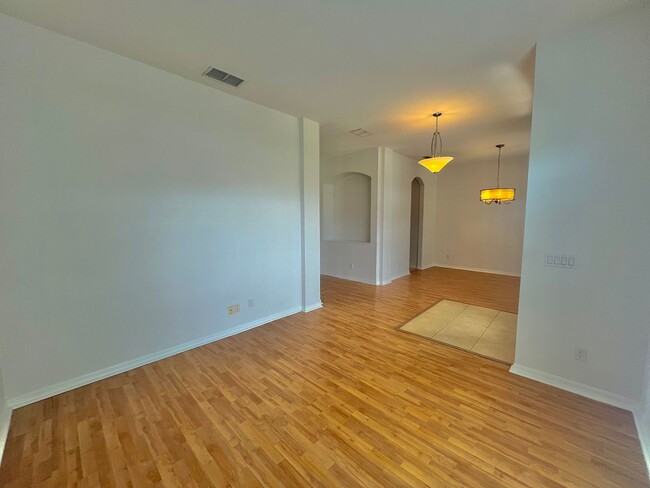 Building Photo - Spacious 4-Bed, 3-Bath Home in Guard-Gated...