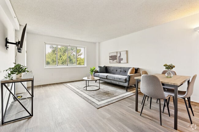 Building Photo - 1711 Bellevue Ave
