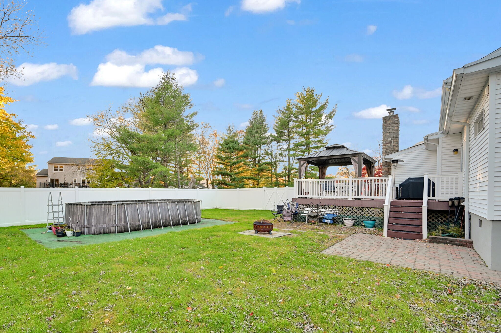 Building Photo - 15 Sweetwood Ct