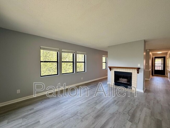 Building Photo - 2406 Abbey Cir