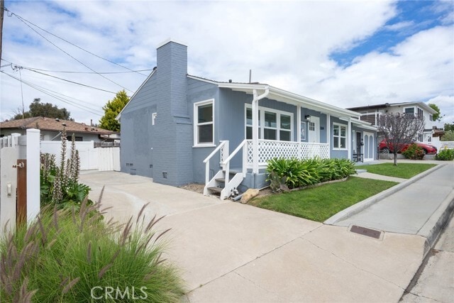 Building Photo - 230 Avenida Miramar