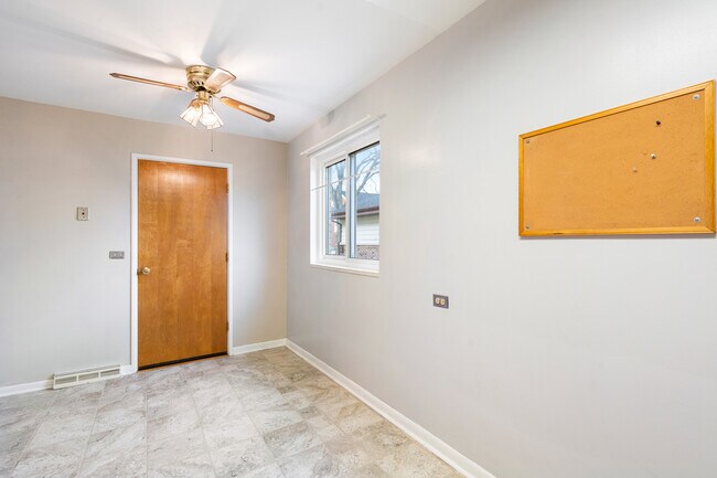 Building Photo - 517 Prairie Ave