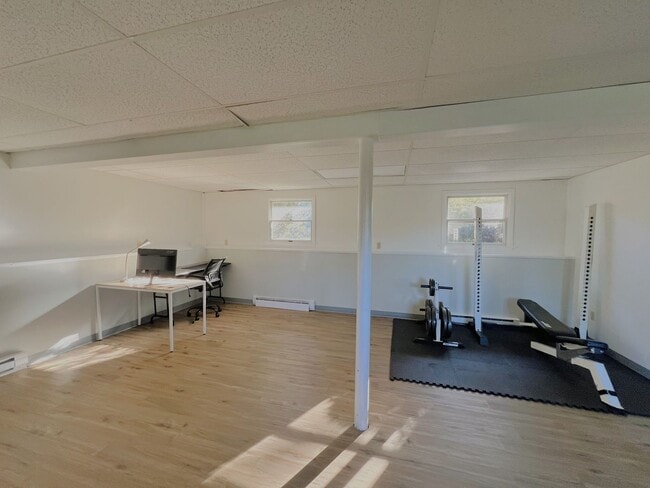 Building Photo - Short-Term Rental Single-Family Home with ...
