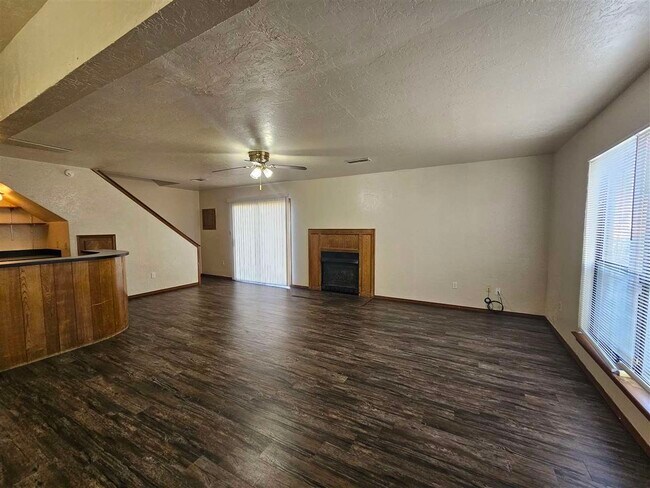 Building Photo - 4023 NW Ozmun Ave