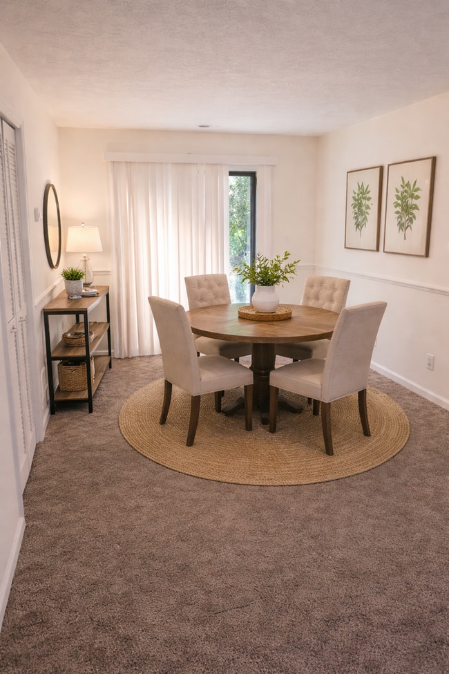 Building Photo - 1945 Padgett Dr