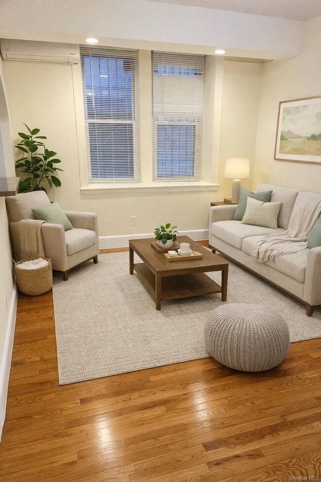 Building Photo - 4433 Carpenter Ave