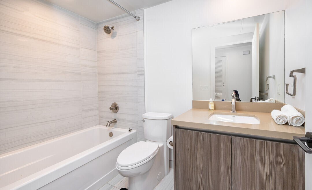 Building Photo - 1070 S Bedford St