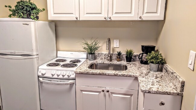 Building Photo - 2350 1st Ave N