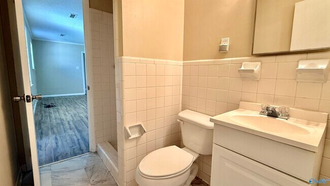 Building Photo - 641 Dawson Terrace NW