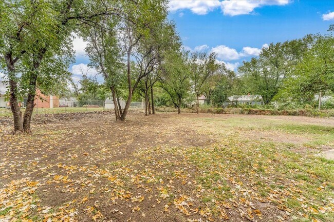 Building Photo - Cozy 2 bedroom 1 bathroom in Southeast Wichita