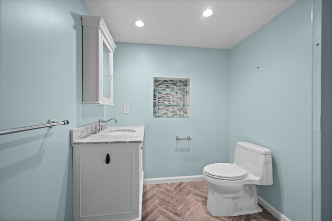 Building Photo - Beautiful 4 Bedroom 3.5 Bathroom Home On Quiet Tree-Lined Street In Millwood.