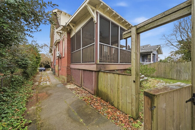 Building Photo - 710 Georgia Ave