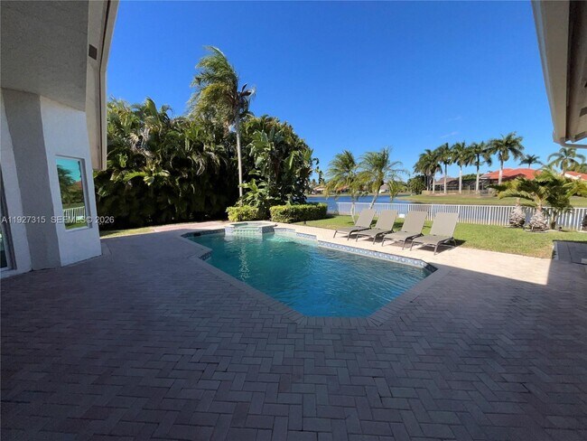 Building Photo - 2922 Medinah