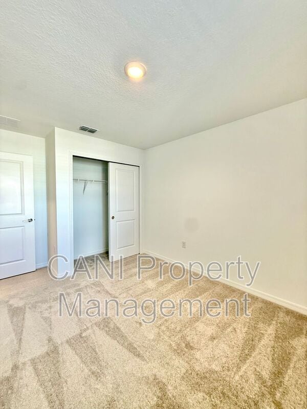 Building Photo - 212 Riverfront Wy