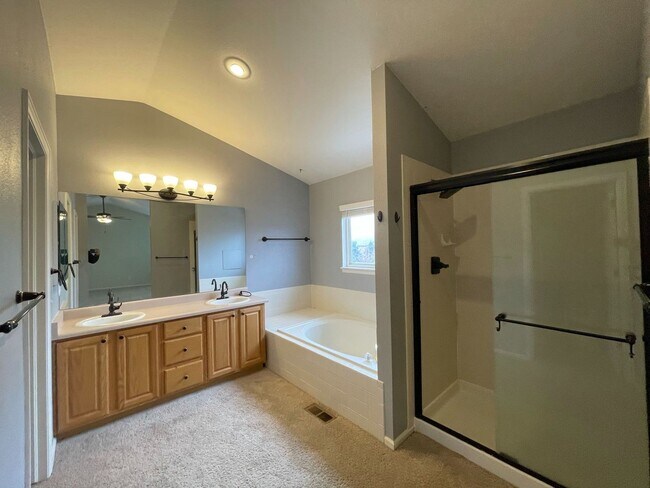 Building Photo - The Full Package