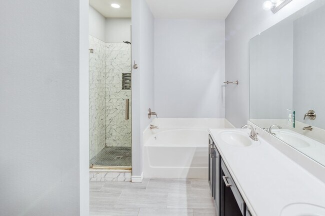 Building Photo - 2617 Bissonet Dr