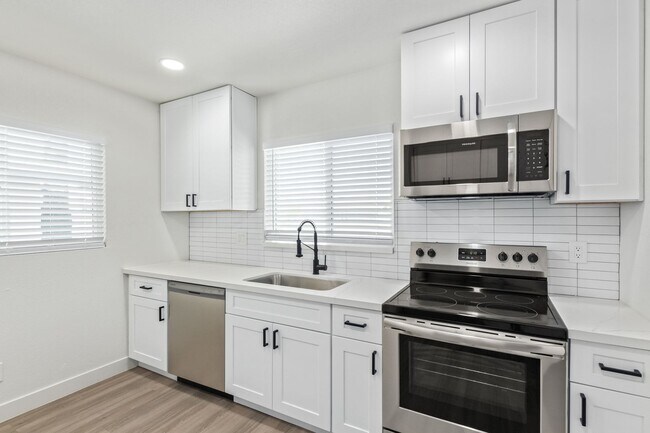 Building Photo - 103 W Broadway Rd