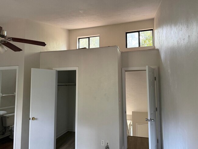 Building Photo - 203 Parkbrook Cir