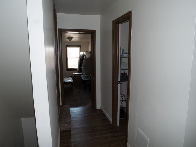 Building Photo - Bright 2-Bedroom Easton Apartment with Out...