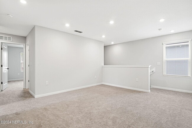 Building Photo - 14710 Cashew Ave