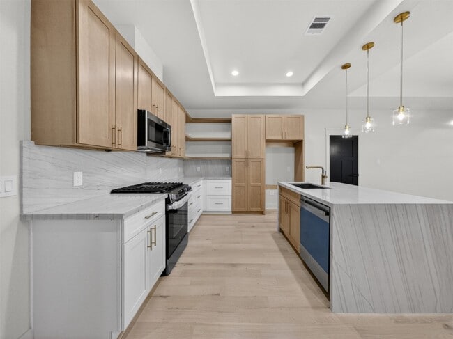 Building Photo - 5619 Chapman St