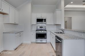 Building Photo - "Charming 3-Bed, 2-Bath Retreat on Sedgewi...