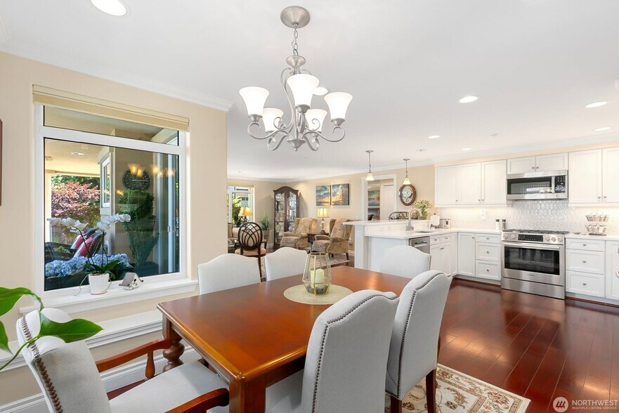 Building Photo - Luxury spacious unit with partial downtown view in Magnolia