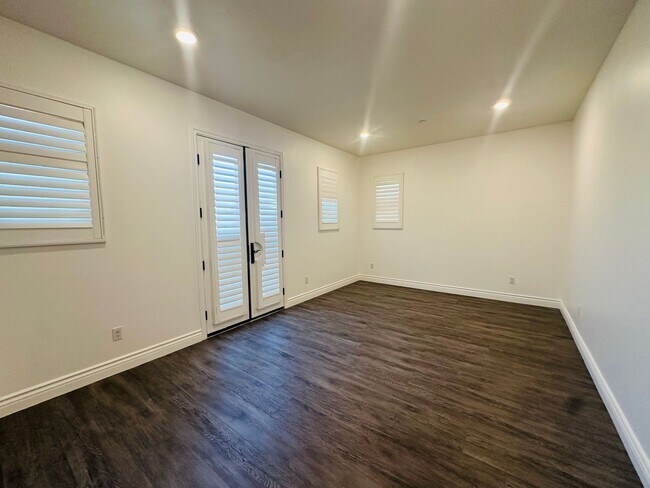 Building Photo - Luxury Estate in Exclusive Gated Community of Orchard Hills