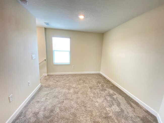 Building Photo - Spacious 4-Bedroom Home in Kissimmee – Ava...