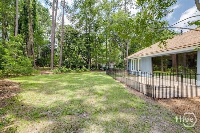 Building Photo - 14 Hemingway Dr