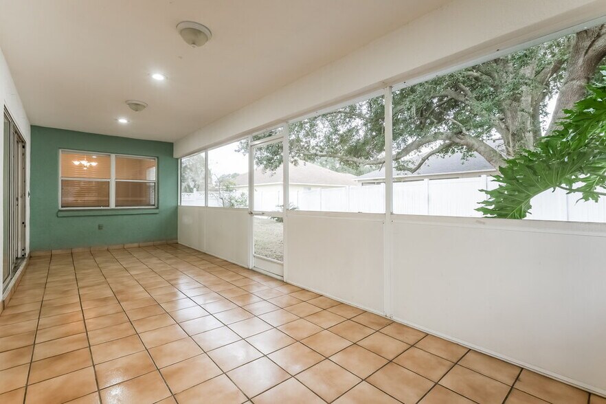 Building Photo - 2607 Pine Valley Dr