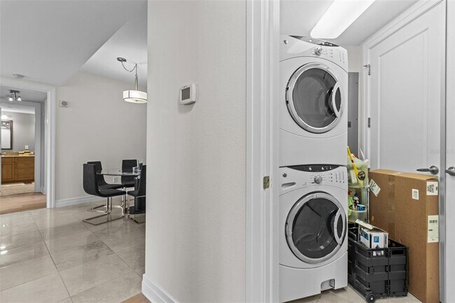 Building Photo - 331 Cleveland St