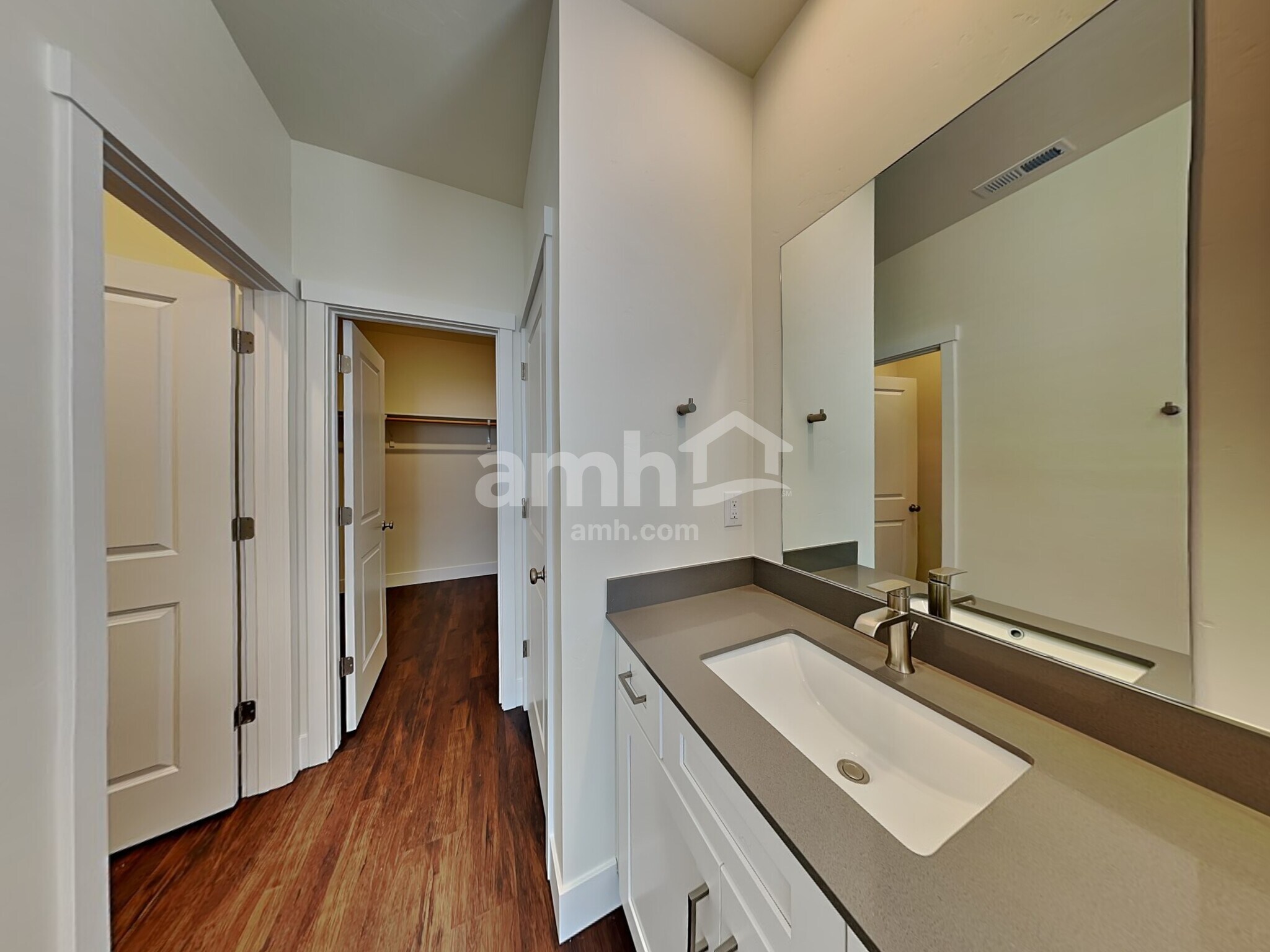 Building Photo - 9396 W Shumard St