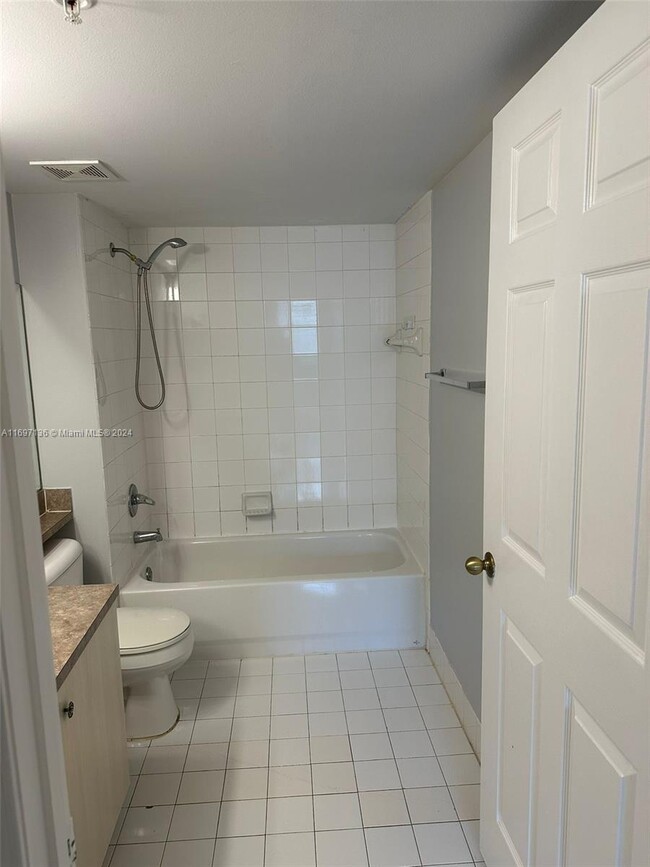 Building Photo - 1 bedroom in Pembroke Pines FL 33025