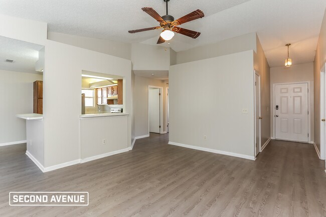 Building Photo - 6604 Arancio Dr W