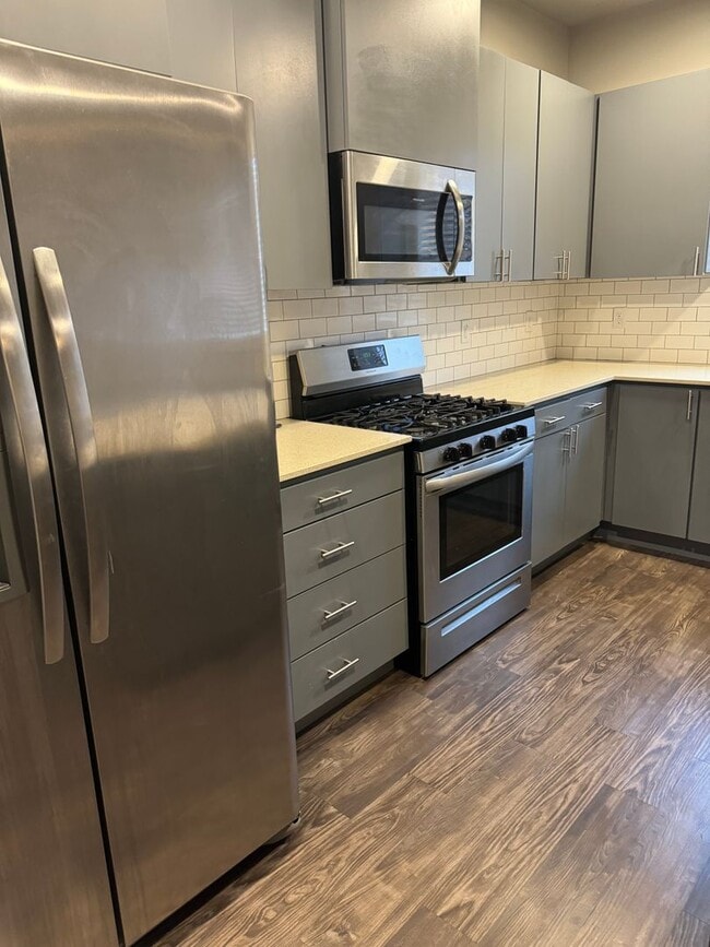 Building Photo - 1/2 off first month! 3 bedroom, 2.5 bathroom, 1 car garage