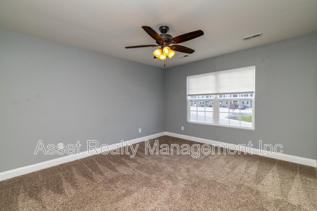 Building Photo - 924 Warrior Hill Dr