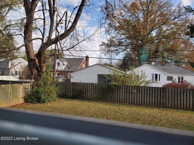 Building Photo - 305 N Hubbards Ln
