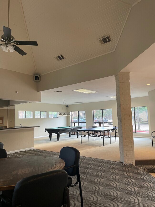 Building Photo - 1200 Harwell Dr