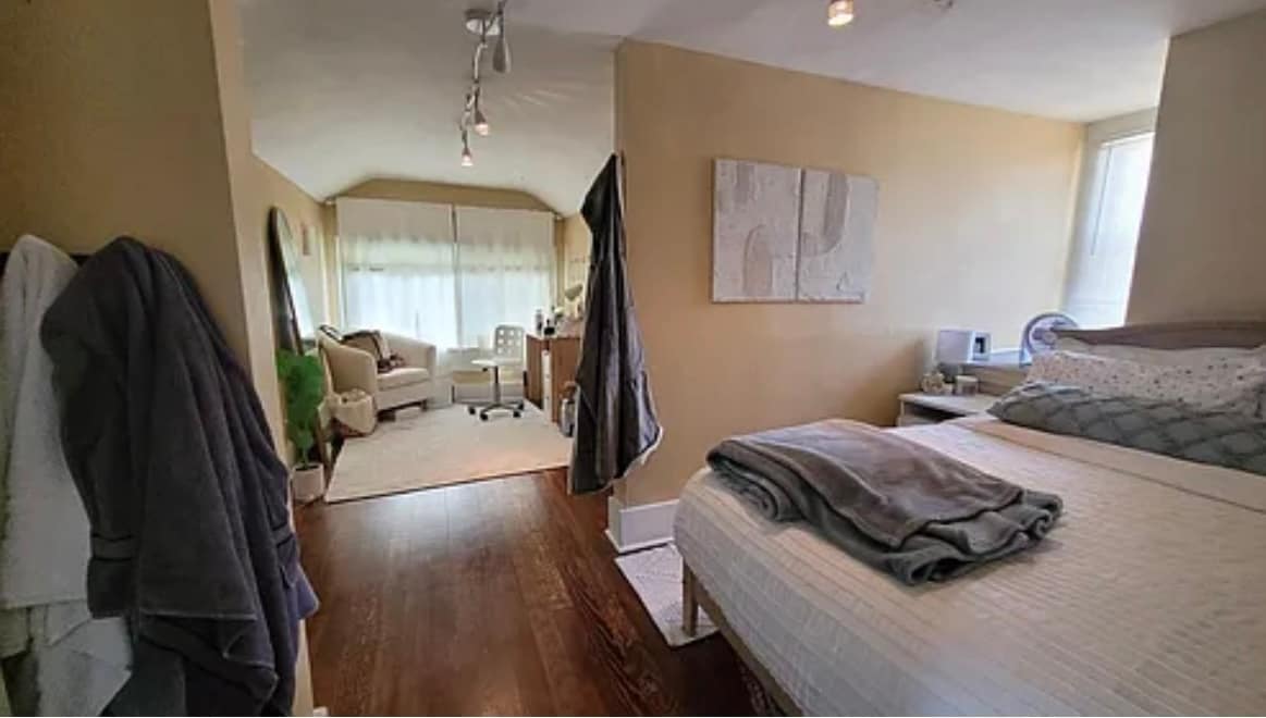 Building Photo - 1525 Wyandotte Ave