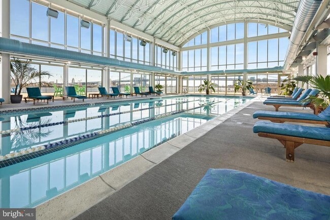 Building Photo - 901 N Penn St