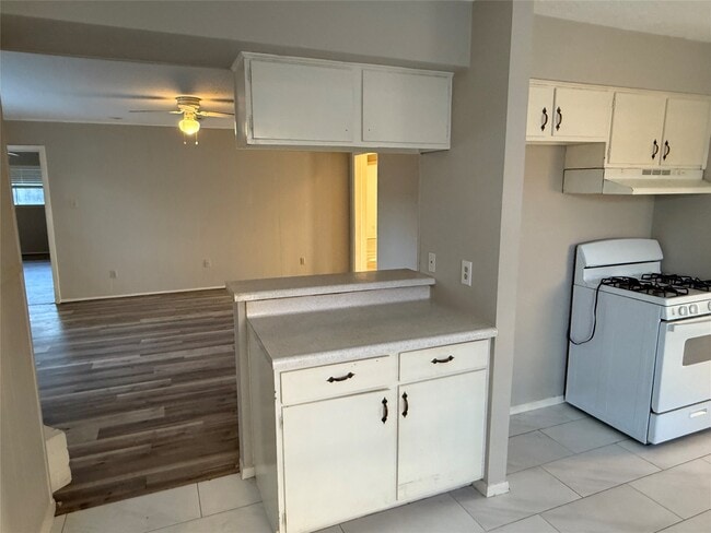 Building Photo - 11735 N Willowdale Cir