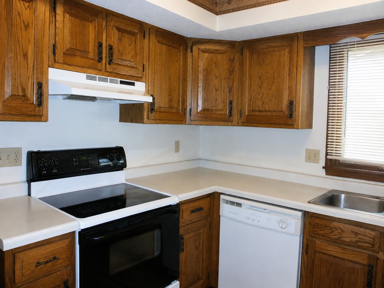 Building Photo - 1702 Maynard Dr
